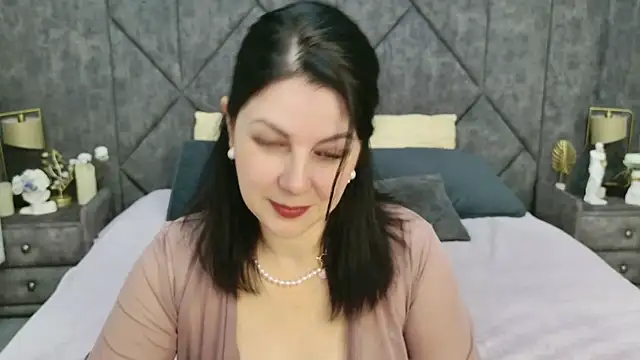 Snapshot of Nina_Stane chatting on 10/07/25, 05:08 Nina Stane online show from 10/07/25, 05:08