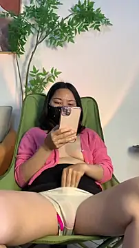 Snapshot of zhizhinaigai chatting on 11/26/25, 03:06 zhizhinaigai online show from 11/26/25, 03:06