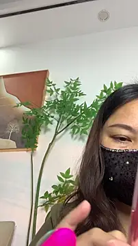 Snapshot of zhizhinaigai chatting on 11/28/25, 04:23 zhizhinaigai online show from 11/28/25, 04:23