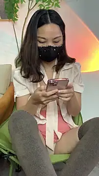 Snapshot of zhizhinaigai chatting on 11/27/25, 03:18 zhizhinaigai online show from 11/27/25, 03:18