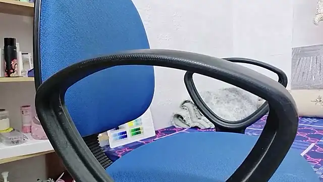 Snapshot of MichiLovely chatting on 09/22/25, 07:36 MichiLovely online show from 09/22/25, 07:36