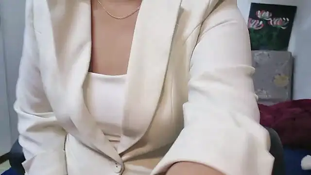 Snapshot of MichiLovely chatting on 12/15/25, 03:29 MichiLovely online show from 12/15/25, 03:29