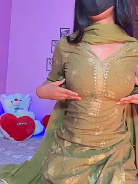 Snapshot of Neha18 chatting on 02/15/26, 03:33 Neha18 online show from 02/15/26, 03:33