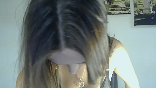 Snapshot of BonnieX_ chatting on 09/23/25, 06:31 BonnieX online show from 09/23/25, 06:31