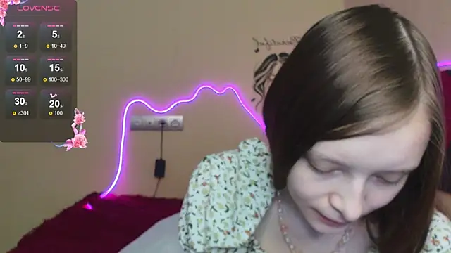 AliceHaris online show from 10/24/25, 03:16