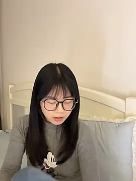 Snapshot of Ella-A9 chatting on 11/03/25, 02:42 Ella-A9 online show from 11/03/25, 02:42