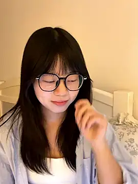 Snapshot of Ella-A9 chatting on 11/21/25, 07:18 Ella-A9 online show from 11/21/25, 07:18