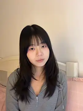 Snapshot of Ella-A9 chatting on 10/19/25, 02:42 Ella-A9 online show from 10/19/25, 02:42