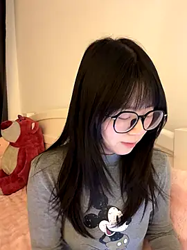 Snapshot of Ella-A9 chatting on 12/03/25, 03:33 Ella-A9 online show from 12/03/25, 03:33