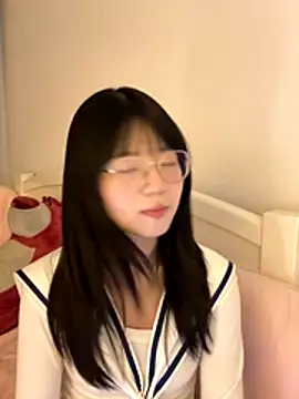 Snapshot of Ella-A9 chatting on 11/26/25, 03:45 Ella-A9 online show from 11/26/25, 03:45