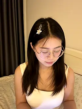 Snapshot of Ella-A9 chatting on 09/10/25, 05:01 Ella-A9 online show from 09/10/25, 05:01