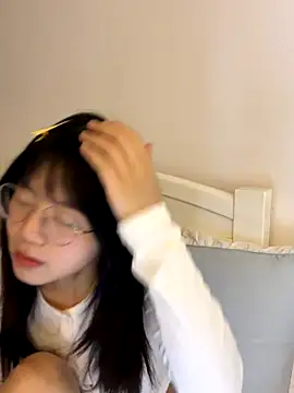 Snapshot of Ella-A9 chatting on 10/28/25, 03:51 Ella-A9 online show from 10/28/25, 03:51