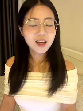 Snapshot of Ella-A9 chatting on 09/10/25, 04:55 Ella-A9 online show from 09/10/25, 04:55