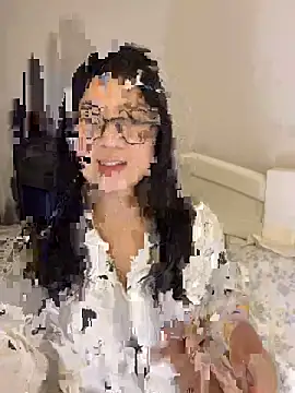 Snapshot of Ella-A9 chatting on 11/05/25, 03:15 Ella-A9 online show from 11/05/25, 03:15