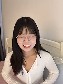 Snapshot of Ella-A9 chatting on 10/24/25, 06:23 Ella-A9 online show from 10/24/25, 06:23