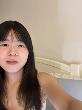 Snapshot of Ella-A9 chatting on 10/27/25, 03:46 Ella-A9 online show from 10/27/25, 03:46