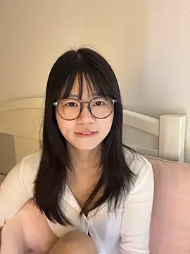 Snapshot of Ella-A9 chatting on 10/23/25, 02:21 Ella-A9 online show from 10/23/25, 02:21