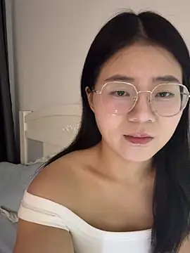 Snapshot of Ella-A9 chatting on 09/27/25, 02:56 Ella-A9 online show from 09/27/25, 02:56