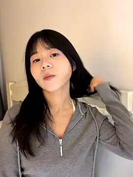 Snapshot of Ella-A9 chatting on 10/23/25, 02:27 Ella-A9 online show from 10/23/25, 02:27