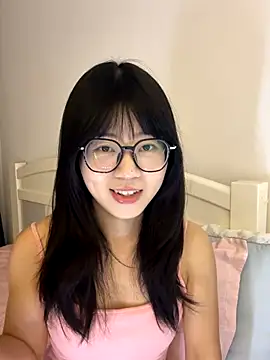 Snapshot of Ella-A9 chatting on 11/14/25, 12:20 Ella-A9 online show from 11/14/25, 12:20