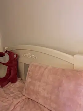 Snapshot of Ella-A9 chatting on 12/01/25, 03:24 Ella-A9 online show from 12/01/25, 03:24