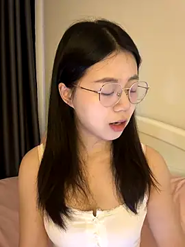 Snapshot of Ella-A9 chatting on 09/12/25, 04:23 Ella-A9 online show from 09/12/25, 04:23