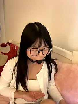 Snapshot of Ella-A9 chatting on 11/28/25, 03:01 Ella-A9 online show from 11/28/25, 03:01