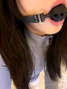 Snapshot of Ella-A9 chatting on 11/21/25, 07:24 Ella-A9 online show from 11/21/25, 07:24