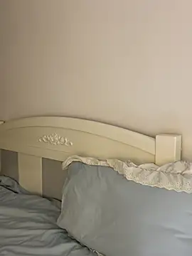 Snapshot of Ella-A9 chatting on 10/25/25, 03:01 Ella-A9 online show from 10/25/25, 03:01