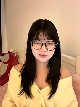 Snapshot of Ella-A9 chatting on 12/05/25, 04:05 Ella-A9 online show from 12/05/25, 04:05