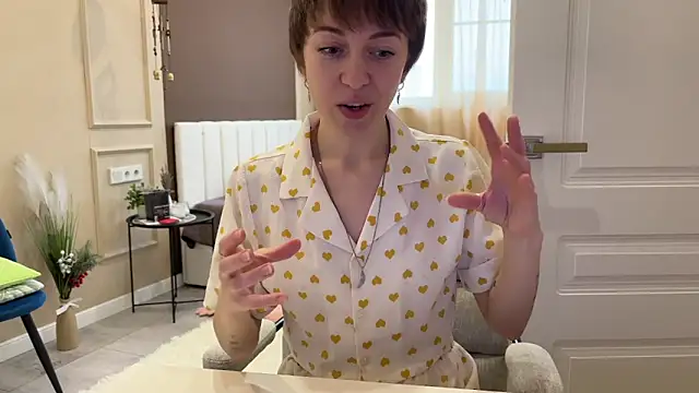 daniellia  online show from 02/02/26, 10:36