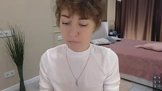 Snapshot of daniellia_ chatting on 10/12/25, 09:10 daniellia online show from 10/12/25, 09:10