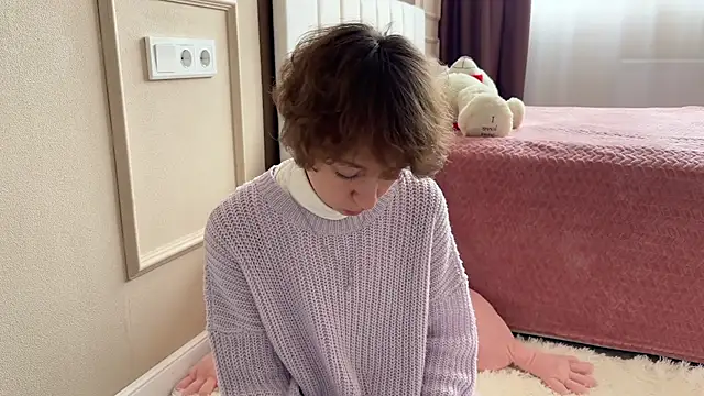 daniellia  online show from 11/25/25, 09:20