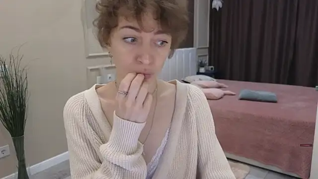 Snapshot of daniellia_ chatting on 10/14/25, 08:59 daniellia online show from 10/14/25, 08:59
