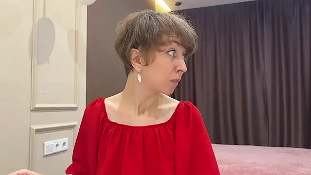 daniellia  online show from 10/25/25, 09:19