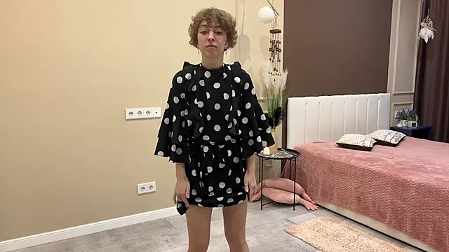 daniellia  online show from 11/15/25, 09:24