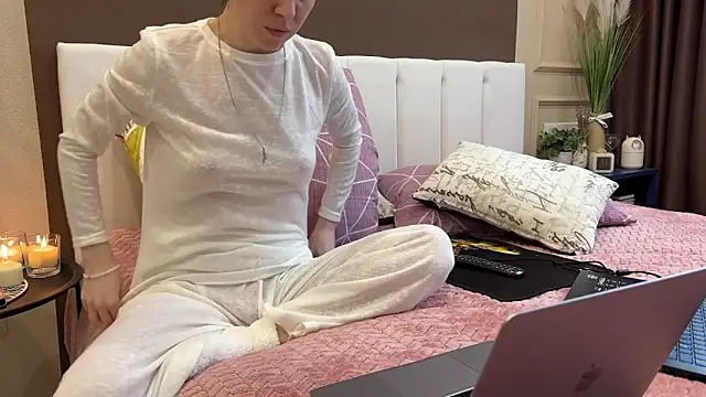 daniellia  online show from 03/31/26, 02:19