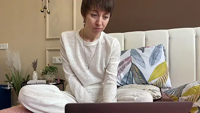 daniellia  online show from 02/28/26, 10:37