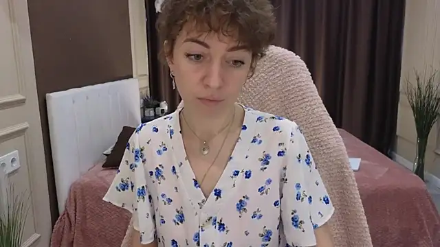 Snapshot of daniellia_ chatting on 09/23/25, 07:59 daniellia online show from 09/23/25, 07:59