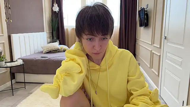 daniellia  online show from 02/15/26, 09:19