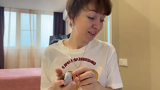 daniellia  online show from 12/02/25, 09:22