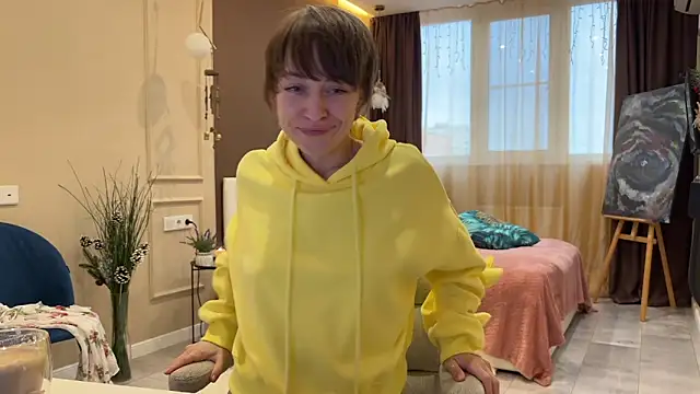 daniellia  online show from 04/18/26, 02:19