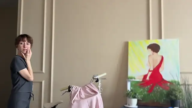 daniellia  online show from 10/24/25, 09:30