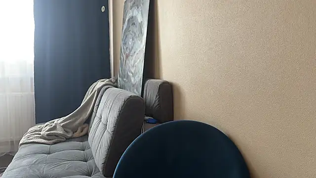 daniellia  online show from 10/28/25, 08:24