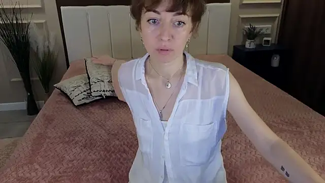 Snapshot of daniellia_ chatting on 09/24/25, 08:10 daniellia online show from 09/24/25, 08:10