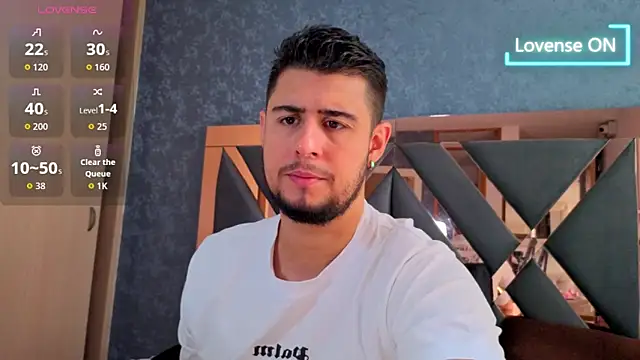 Snapshot of ryan_evanss chatting on 09/28/25, 04:14 ryan evanss online show from 09/28/25, 04:14