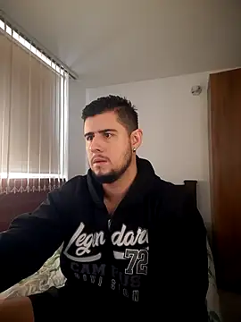 Snapshot of ryan_evanss chatting on 09/30/25, 02:34 ryan evanss online show from 09/30/25, 02:34