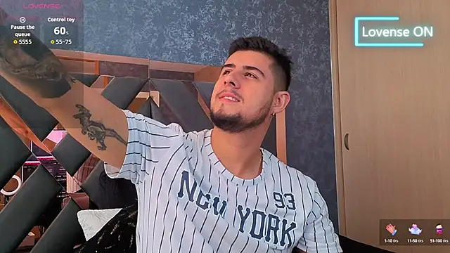 Snapshot of ryan_evanss chatting on 09/24/25, 01:06 ryan evanss online show from 09/24/25, 01:06