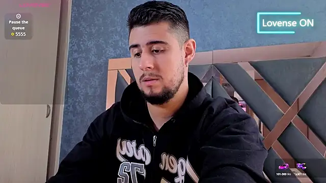 Snapshot of ryan_evanss chatting on 10/13/25, 01:23 ryan evanss online show from 10/13/25, 01:23