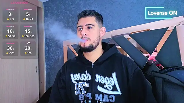 Snapshot of ryan_evanss chatting on 10/25/25, 11:31 ryan evanss online show from 10/25/25, 11:31